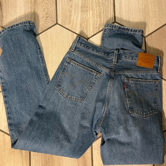 New Levi 501’s - Picture 3 of 5